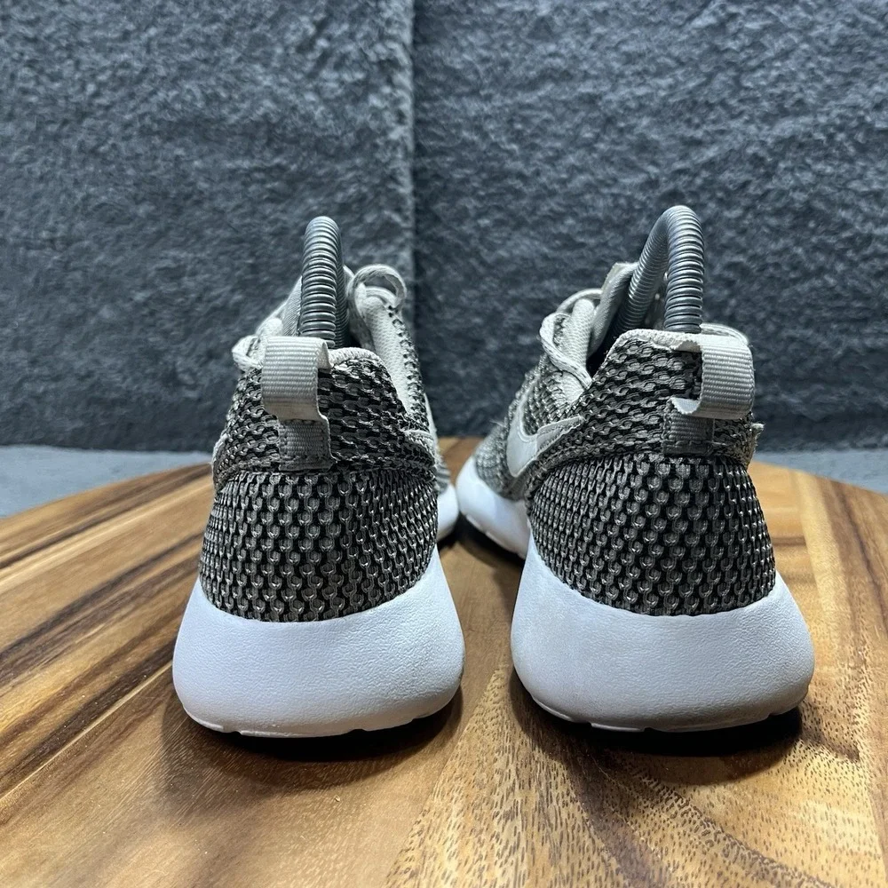 Nike Roshe 599728-041 Light Bone Cobble Stone Shoes Women's Size 6.5 Kids‎ 5Y